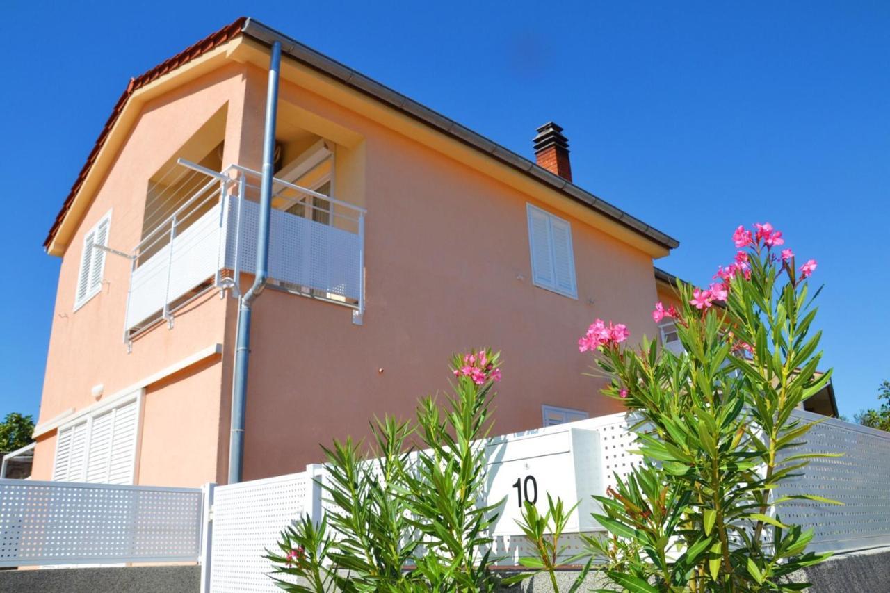 Apartment Klara Krk Town Exterior foto