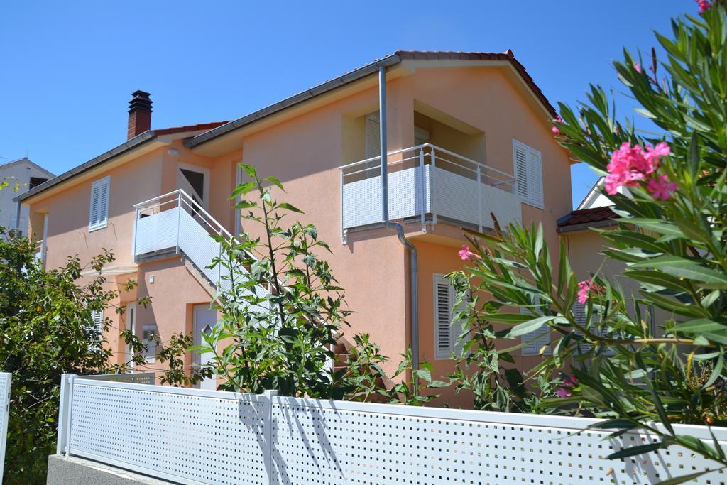 Apartment Klara Krk Town Exterior foto